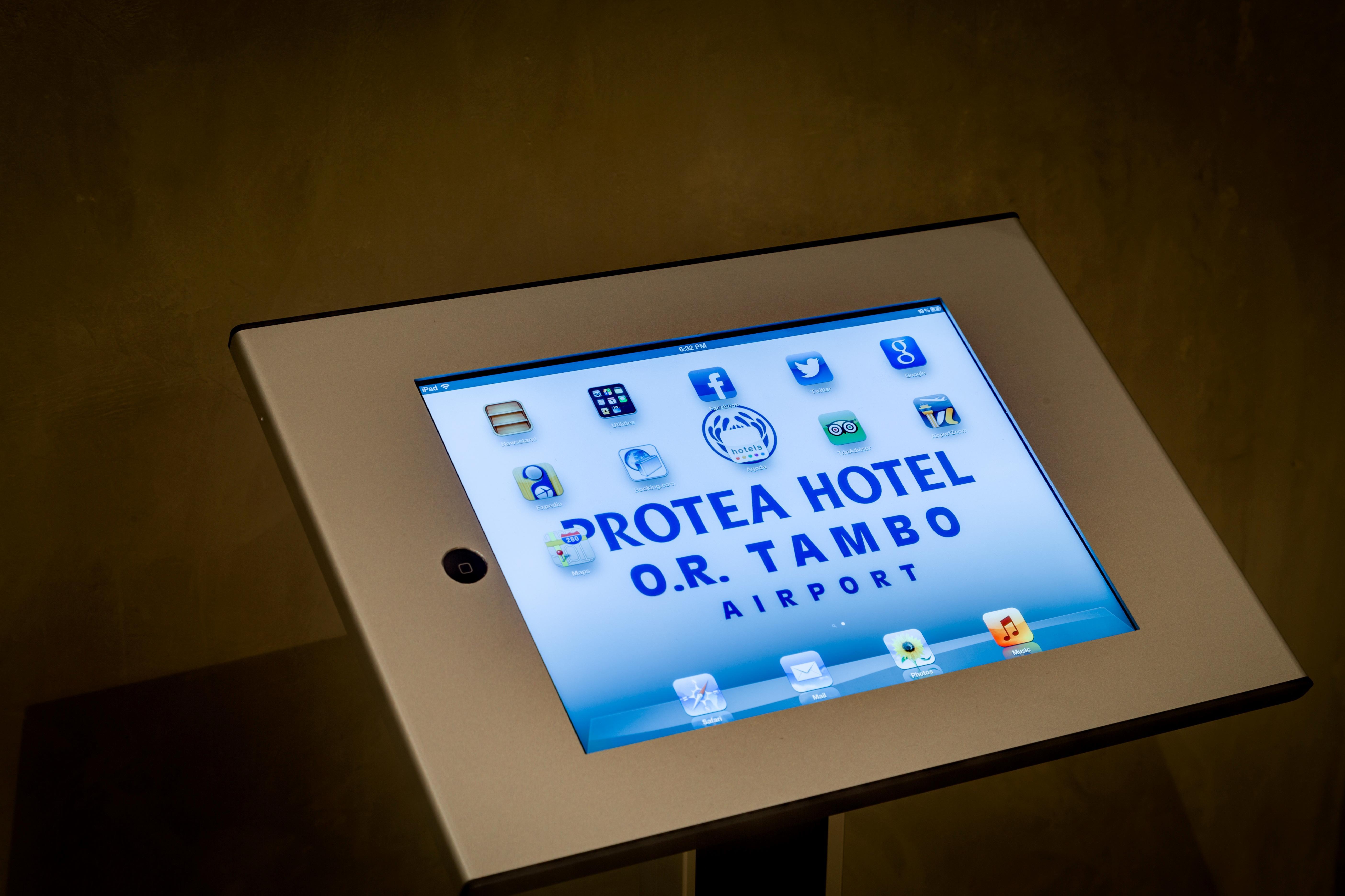 Protea Hotel By Marriott O R Tambo Airport Kempton Park Exterior foto
